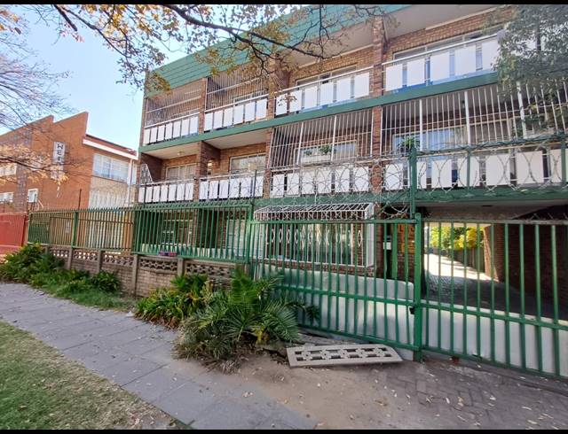 2 BEDROOM FLAT FOR SALE IN VEREENIGING CENTRAL